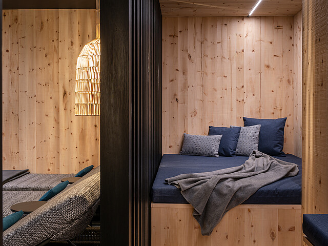 Wellness & Spa Das Foto darf ausschließlich für Marketingmaßnahmen des Ski & Bike Hotel WIESENEGG - Jakob Schwabl KG - Glemmtalerlandesstr. 385 - A-5753 Saalbach räumlich und zeitlich unbegrenzt verwendet werden. Das Copyright verbleibt beim Bildautor Günter Standl (www.guenterstandl.de). Jegliche Nutzung Dritter ist mit dem Bildautor gesondert zu vereinbaren. Der Bildautor stellt das gelieferte Bildmaterial nicht von Rechten Dritter frei. Etwaige Ansprüche Dritter fallen in den Verantwortungsbereich des Bildnutzers.