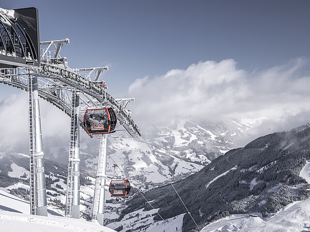 Pauschalen & Angebote Zwölferkogelbahn und Berge, Winterlich verschneit und Eisblauer Himmel