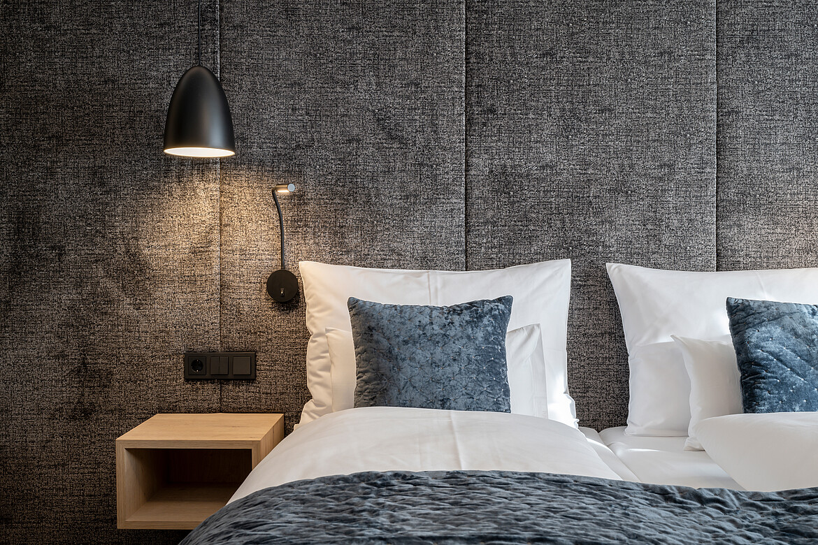 Das Foto darf ausschließlich für Marketingmaßnahmen des Ski & Bike Hotel WIESENEGG - Jakob Schwabl KG - Glemmtalerlandesstr. 385 - A-5753 Saalbach räumlich und zeitlich unbegrenzt verwendet werden. Das Copyright verbleibt beim Bildautor Günter Standl (www.guenterstandl.de). Jegliche Nutzung Dritter ist mit dem Bildautor gesondert zu vereinbaren. Der Bildautor stellt das gelieferte Bildmaterial nicht von Rechten Dritter frei. Etwaige Ansprüche Dritter fallen in den Verantwortungsbereich des Bildnutzers.